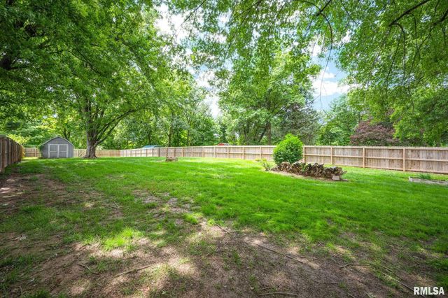 106 DUEVER Lane, East Peoria, IL 61611