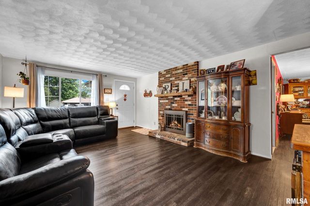 106 DUEVER Lane, East Peoria, IL 61611