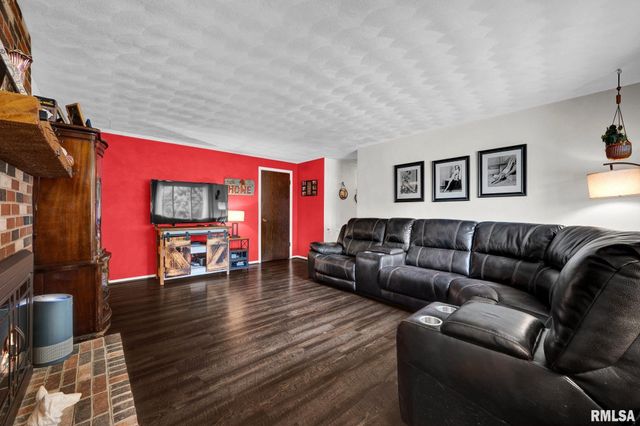 106 DUEVER Lane, East Peoria, IL 61611
