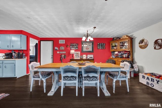 106 DUEVER Lane, East Peoria, IL 61611