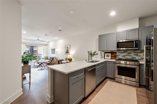 908 NUECES ST 37, Austin, TX 78701