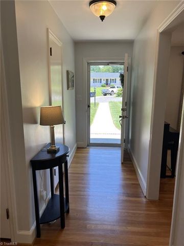 840 Camelot Court, Winston-salem, NC 27106
