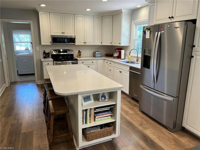 840 Camelot Court, Winston-salem, NC 27106