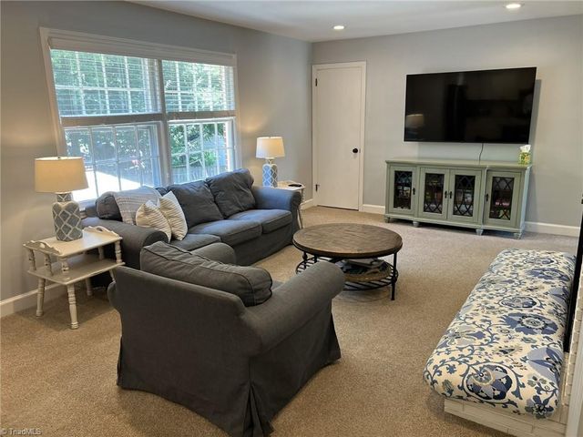 840 Camelot Court, Winston-salem, NC 27106