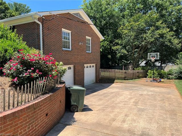 840 Camelot Court, Winston-salem, NC 27106