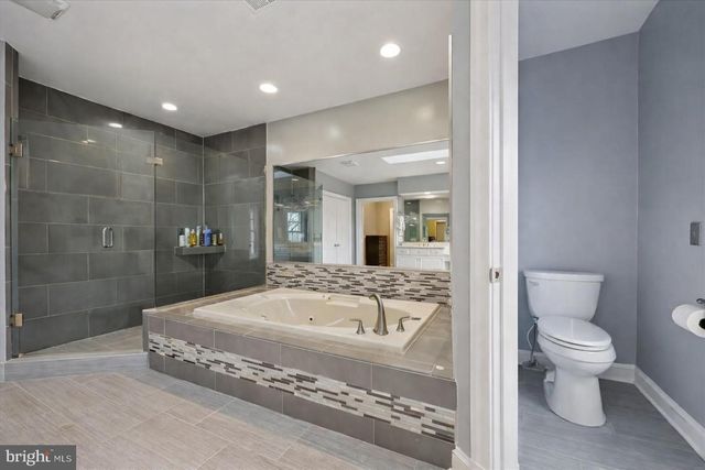 9917 KENDALE RD, Potomac, MD 20854