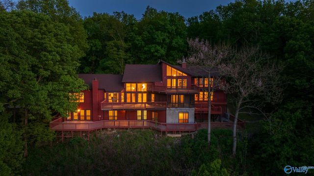 5000 Sunset Bluff, Huntsville, AL 35803