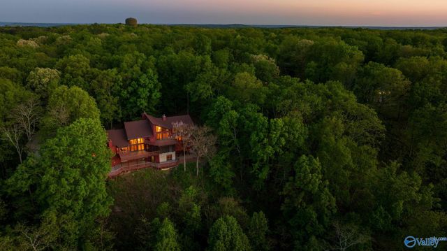 5000 Sunset Bluff, Huntsville, AL 35803
