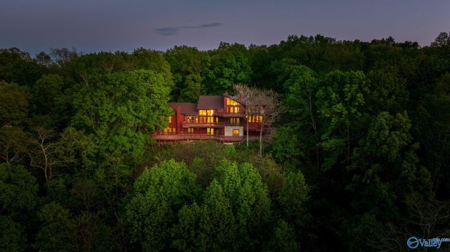 5000 Sunset Bluff, Huntsville, AL 35803