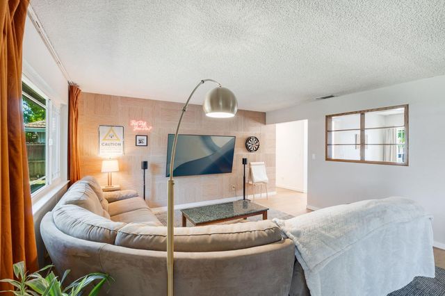 1526 Quail Cir, Roseville, CA 95661