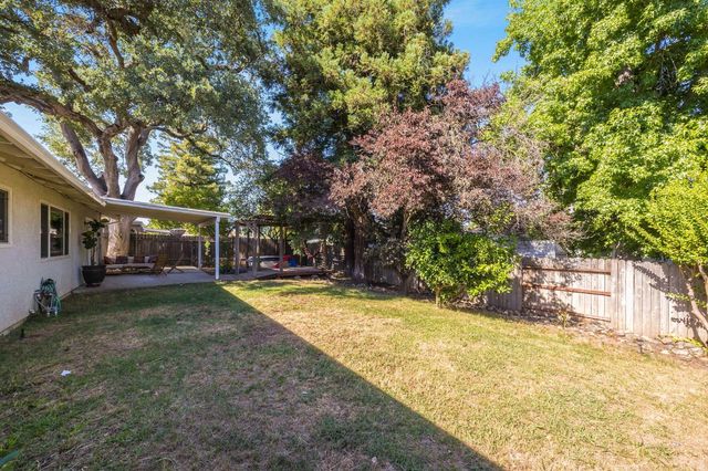 1526 Quail Cir, Roseville, CA 95661
