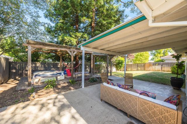 1526 Quail Cir, Roseville, CA 95661
