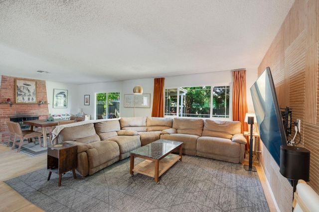 1526 Quail Cir, Roseville, CA 95661