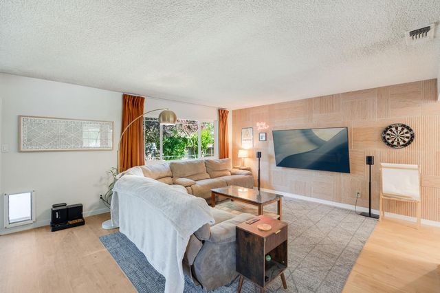 1526 Quail Cir, Roseville, CA 95661