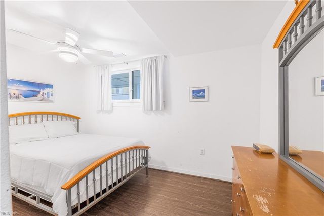 3738 Sandpiper Rd Apt 218B, Virginia Beach, VA 23456