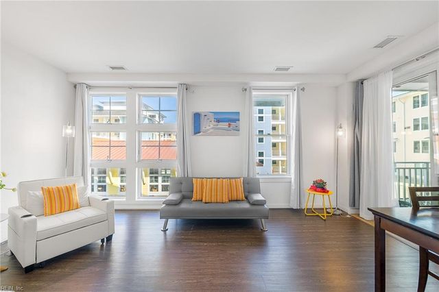 3738 Sandpiper Rd Apt 218B, Virginia Beach, VA 23456