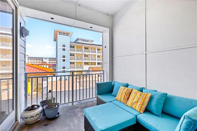 3738 Sandpiper Rd Apt 218B, Virginia Beach, VA 23456