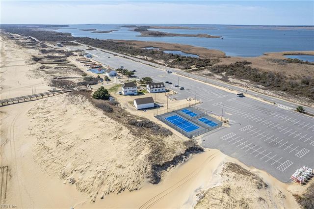 3738 Sandpiper Rd Apt 218B, Virginia Beach, VA 23456