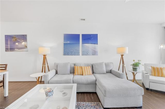 3738 Sandpiper Rd Apt 218B, Virginia Beach, VA 23456