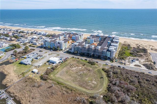 3738 Sandpiper Rd Apt 218B, Virginia Beach, VA 23456