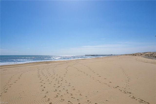 3738 Sandpiper Rd Apt 218B, Virginia Beach, VA 23456