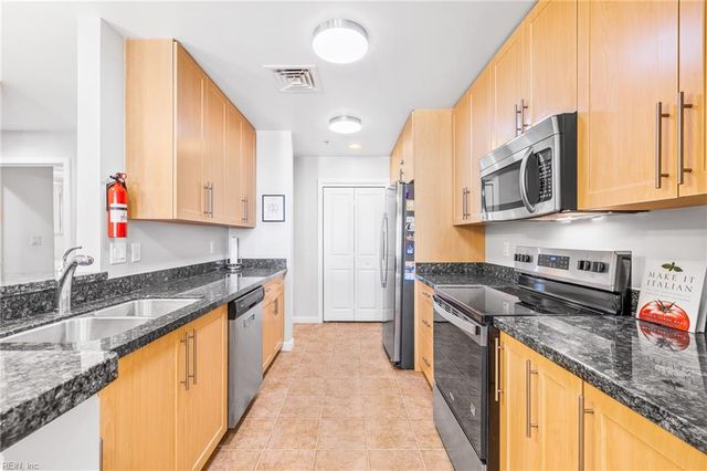 3738 Sandpiper Rd Apt 218B, Virginia Beach, VA 23456