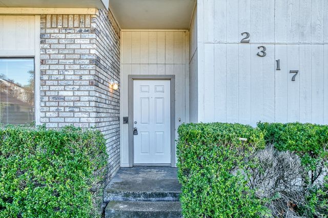 2317 Jenson Circle, Fort Worth, TX 76112
