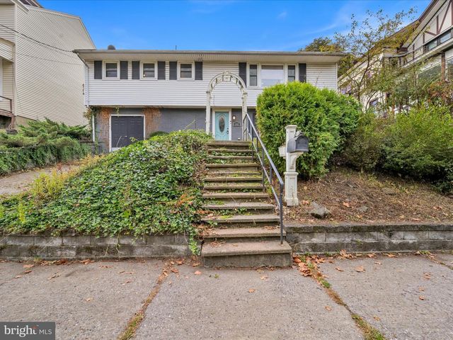 1507 W MARKET ST, Pottsville, PA 17901