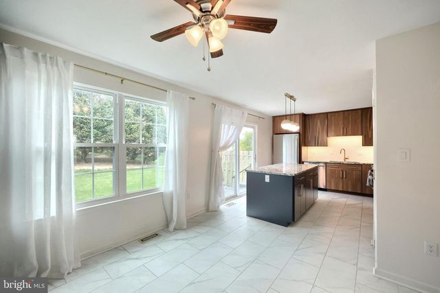 204 COUNTRY RIDGE DR, Red Lion, PA 17356