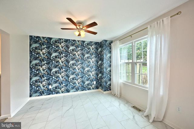 204 COUNTRY RIDGE DR, Red Lion, PA 17356