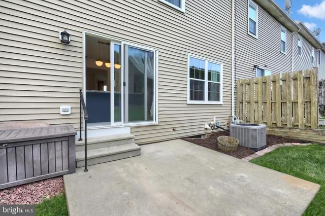 204 COUNTRY RIDGE DR, Red Lion, PA 17356