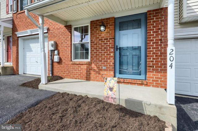 204 COUNTRY RIDGE DR, Red Lion, PA 17356