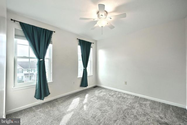 204 COUNTRY RIDGE DR, Red Lion, PA 17356