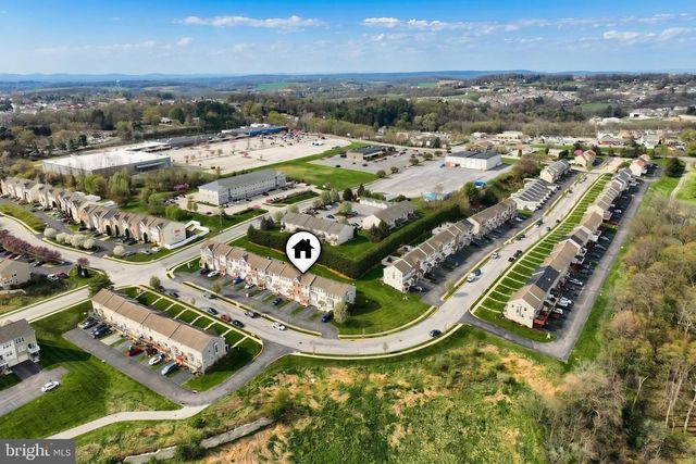 204 COUNTRY RIDGE DR, Red Lion, PA 17356