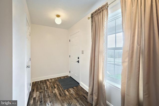 204 COUNTRY RIDGE DR, Red Lion, PA 17356