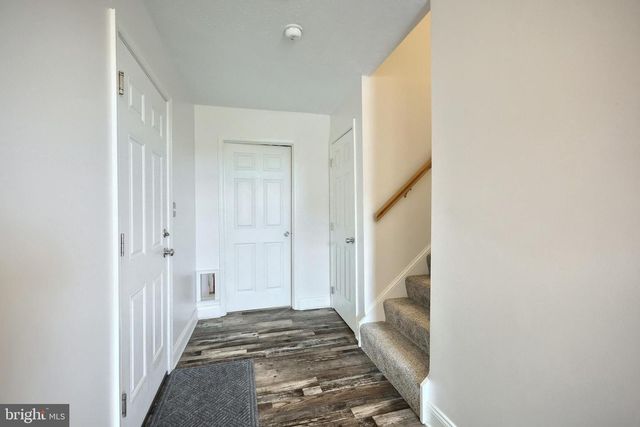 204 COUNTRY RIDGE DR, Red Lion, PA 17356