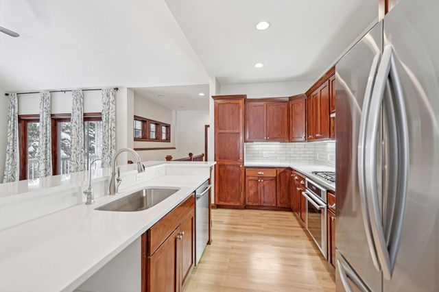 15837 Drawstone Trail, Apple Valley, MN 55124