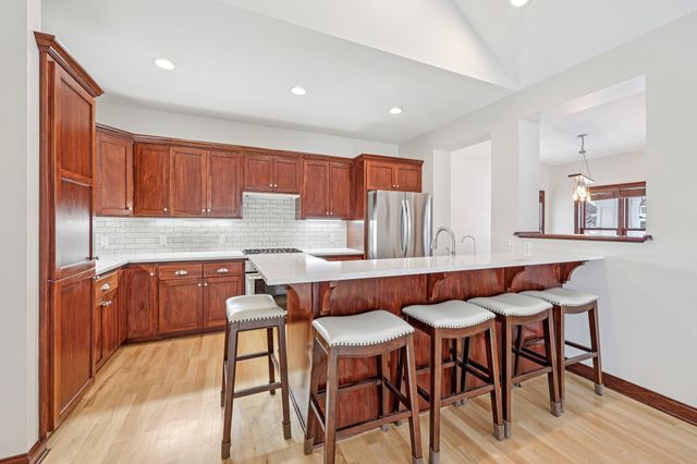 15837 Drawstone Trail, Apple Valley, MN 55124