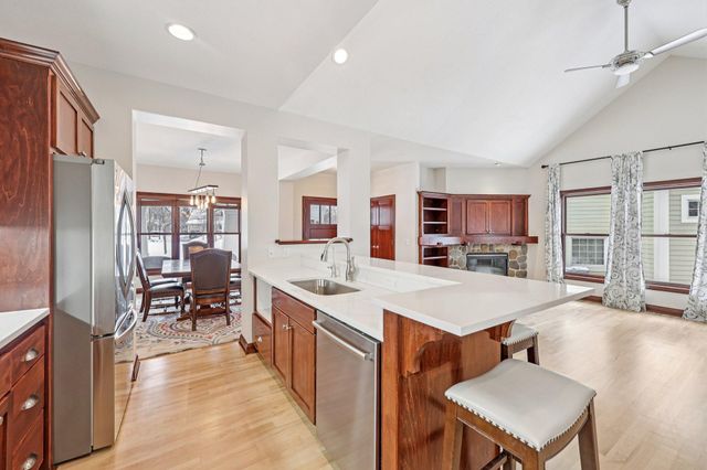 15837 Drawstone Trail, Apple Valley, MN 55124