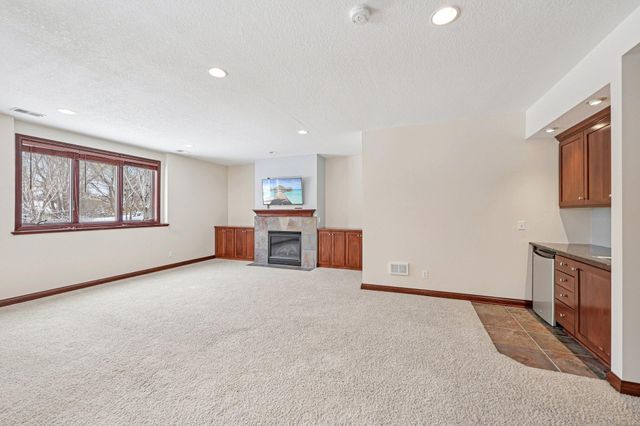 15837 Drawstone Trail, Apple Valley, MN 55124