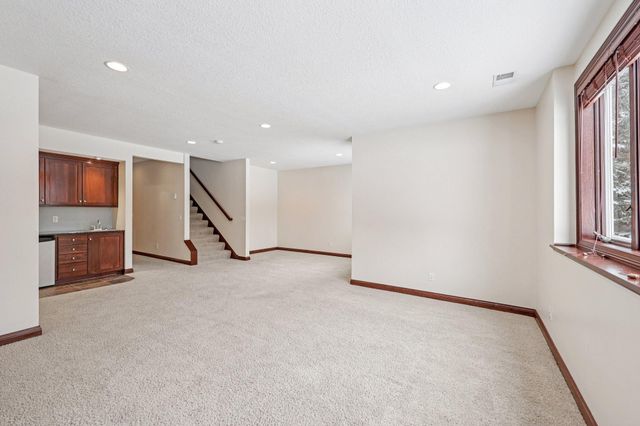 15837 Drawstone Trail, Apple Valley, MN 55124