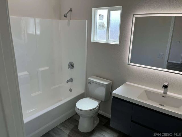 40063 176Th ST, Lake Los Angeles, CA 93591