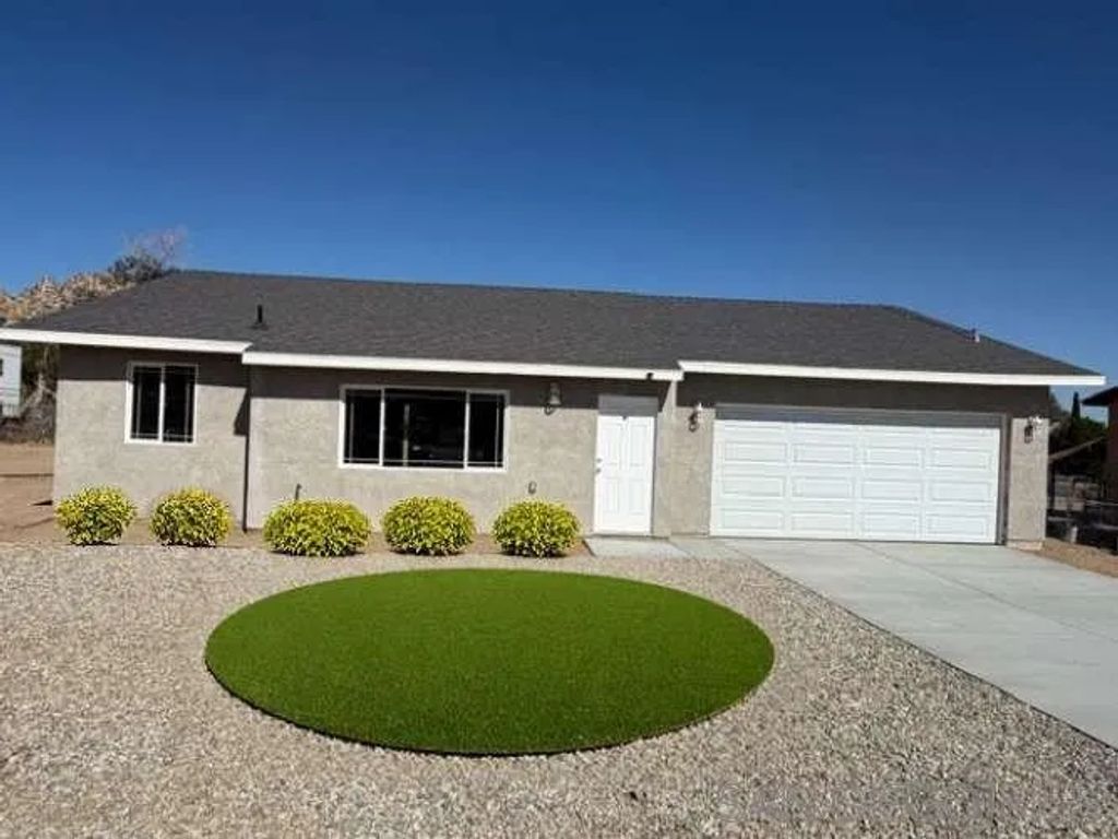 40063 176Th ST, Lake Los Angeles, CA 93591