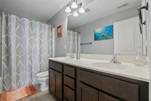 3409 Hawthorn Drive SW, Bondurant, IA 50035