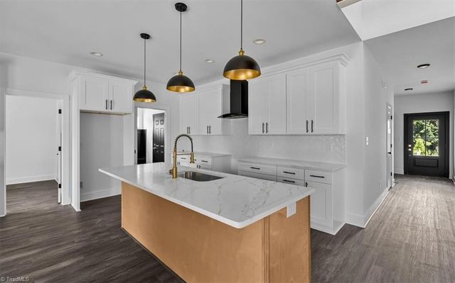 7905 Walkover Drive, Greensboro, NC 27455