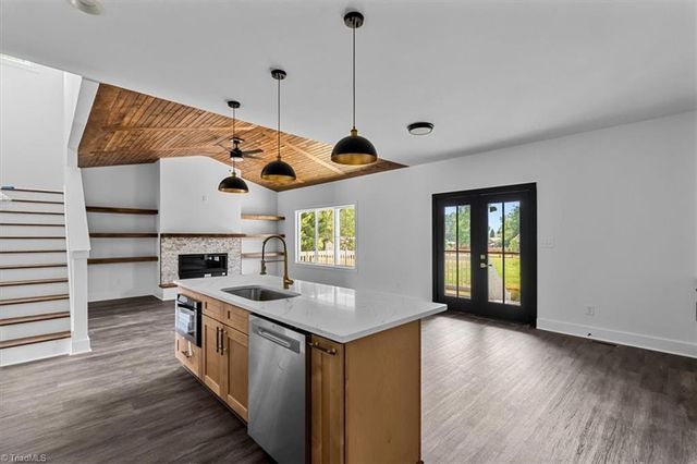 7905 Walkover Drive, Greensboro, NC 27455