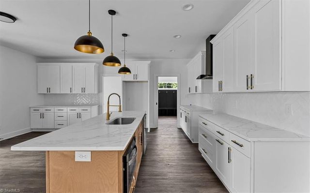 7905 Walkover Drive, Greensboro, NC 27455