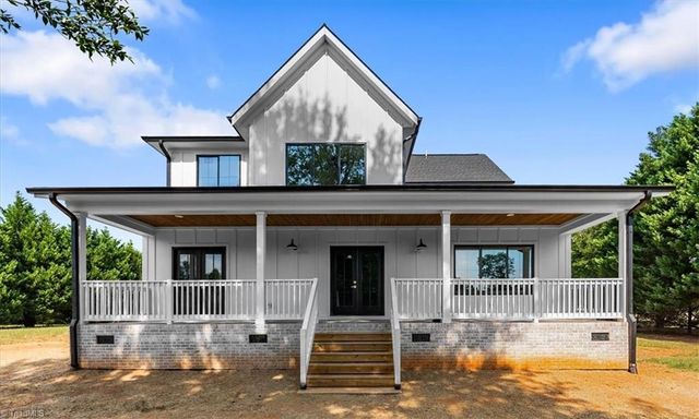 7905 Walkover Drive, Greensboro, NC 27455