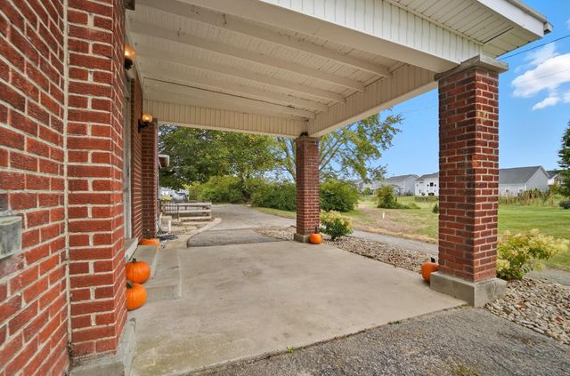 525 Gender Road, Canal Winchester, OH 43110