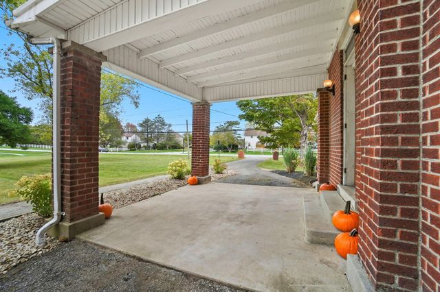 525 Gender Road, Canal Winchester, OH 43110